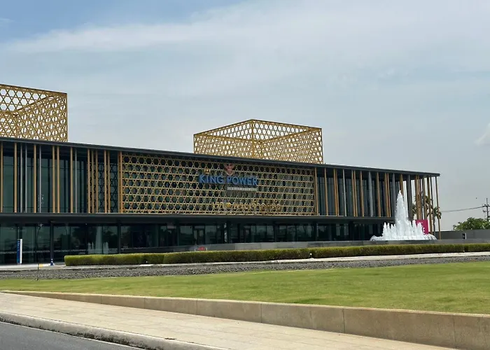 Hotel Bed-room At Suvarnabhumi Airport - Newly Renovated Bangkok