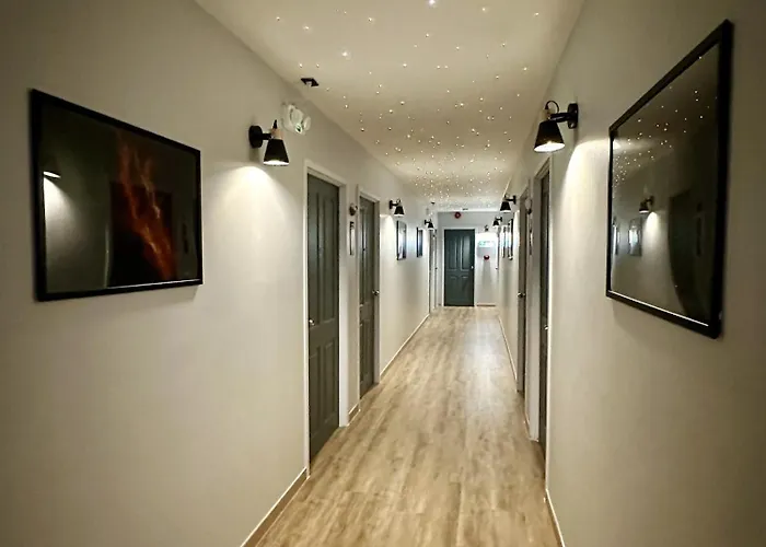 Bed-room At Suvarnabhumi Airport - Newly Renovated Hotel Bangkok