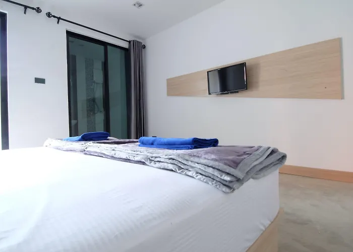 Hotel Bed-room At Suvarnabhumi Airport - Newly Renovated 2*