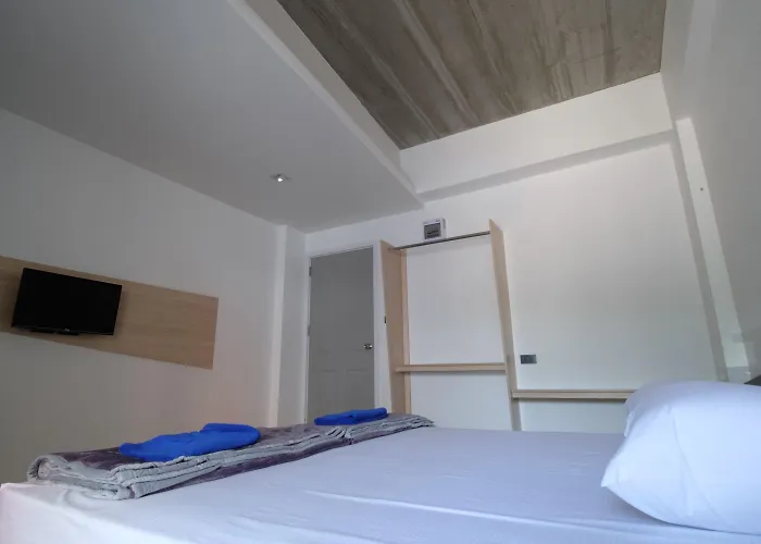 Hotel Bed-room At Suvarnabhumi Airport - Newly Renovated Bangkok