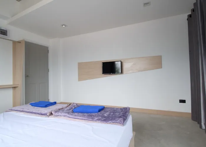 Bed-room At Suvarnabhumi Airport - Newly Renovated 2*