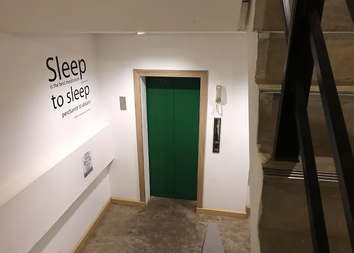 Bed-room At Suvarnabhumi Airport - Newly Renovated 2*