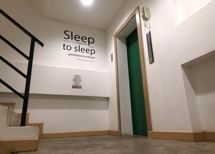 Bed-room At Suvarnabhumi Airport - Newly Renovated Hotel