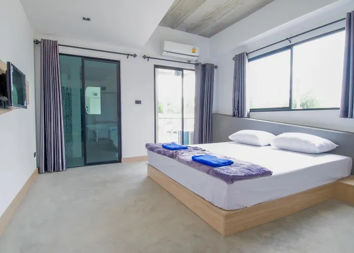 Hotel Bed-room At Suvarnabhumi Airport - Newly Renovated