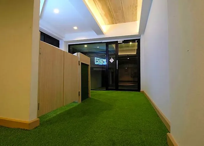 Hotel Bed-room At Suvarnabhumi Airport - Newly Renovated