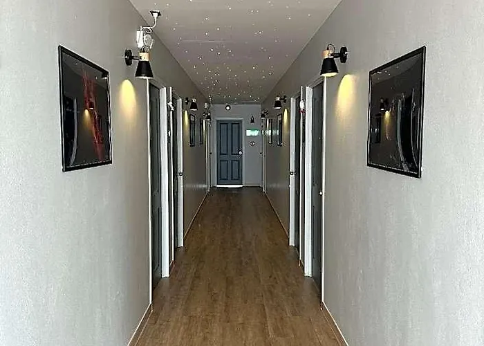 Bed-room At Suvarnabhumi Airport - Newly Renovated 2* Bangkok
