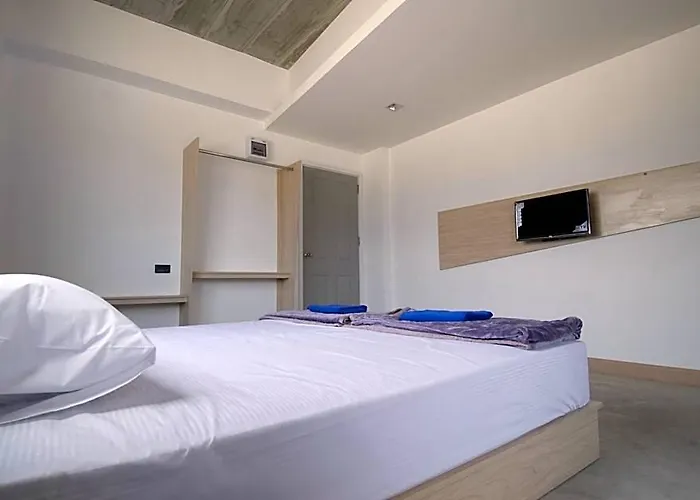 Bed-room At Suvarnabhumi Airport - Newly Renovated