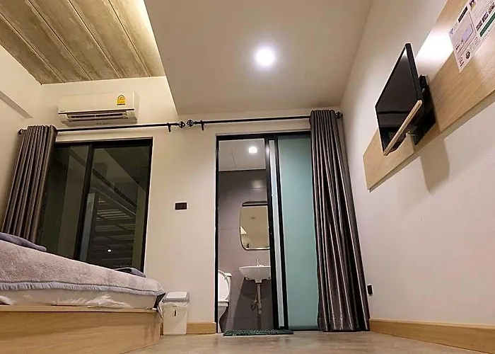 Bed-room At Suvarnabhumi Airport - Newly Renovated 2*
