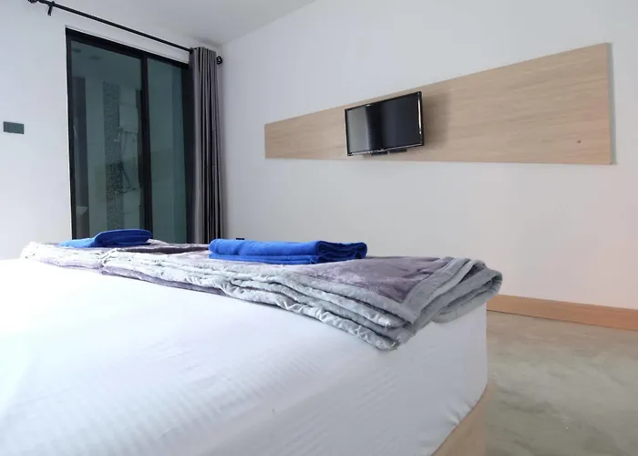 Bed-room At Suvarnabhumi Airport - Newly Renovated 2*